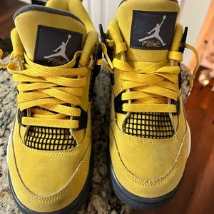 Boys 2021 Air Jordan 4 Retro 'Lightning' 2021